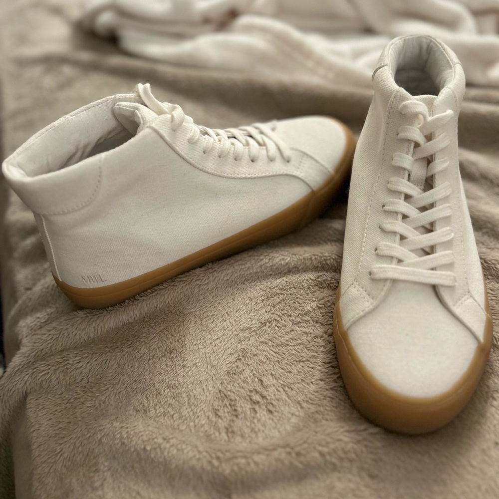 NEW Madewell Sidewalk Canvas Sneaker
/ Size: 7.5 / Off-White